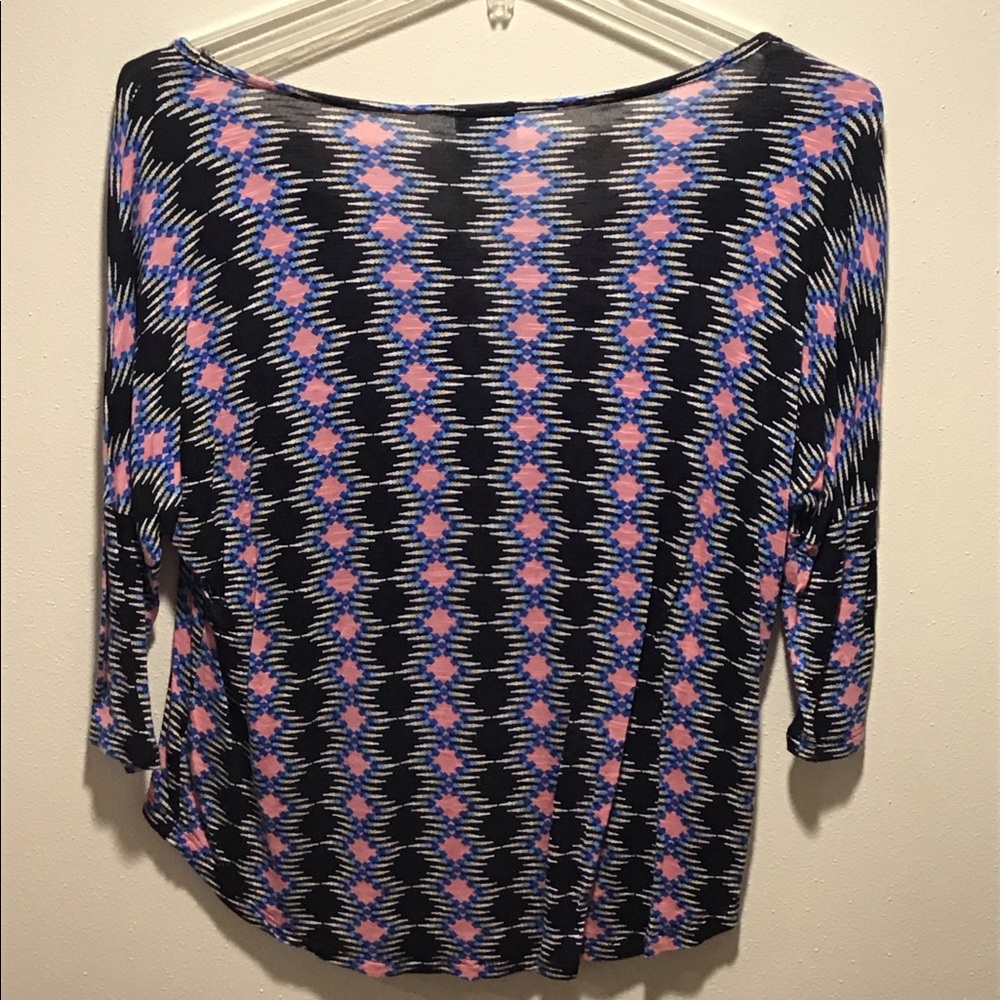 Pattern lightweight top. Size extra small